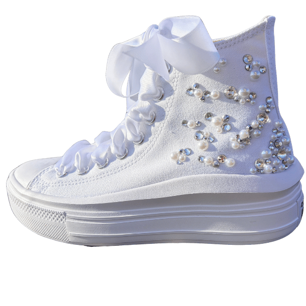 Witte hoge bruidssneaker steentjes en parels Diamonds & Kicks